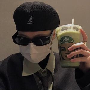 老熟妇露黑蝴蝶x8
